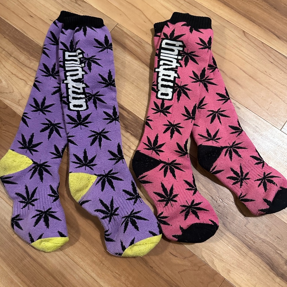 VTG Y2K Thirty two Purple and Pink Leaf Pattern Snowboarding Socks